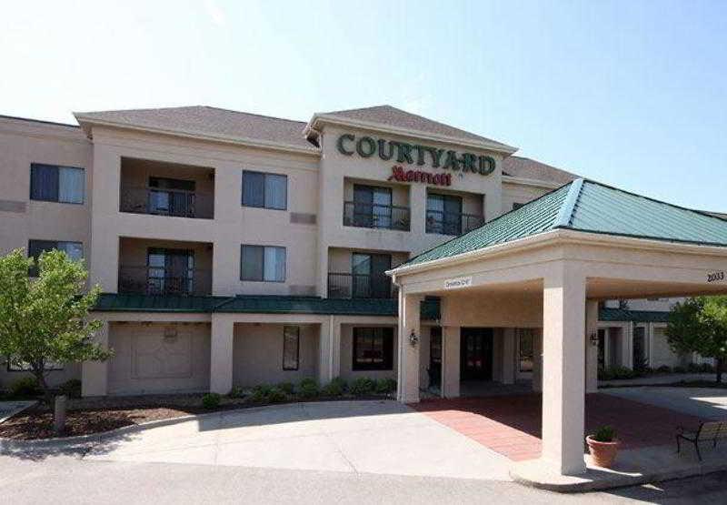 Courtyard By Marriott Topeka Exterior foto